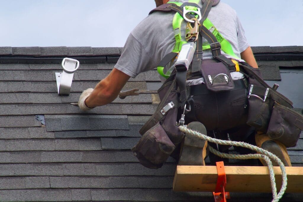 Roof Repair Contractor Image