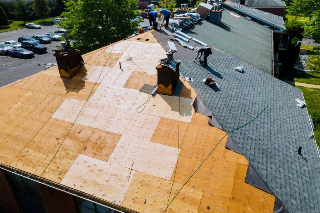 Roof Replacement Contractor Image